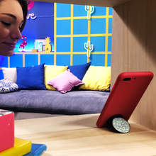Carica l&#39;immagine nel visualizzatore di Gallery, NOVITA&#39; MammaGiulia FigliaChiara ClipPhone. Cambia look al celluare.
