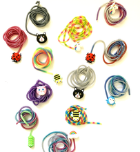 Carica l&#39;immagine nel visualizzatore di Gallery, WOWPhone 1 PZ 3,5€. Colorati Kit Cable Protector per proteggere i cavetti di tanti dispositivi

