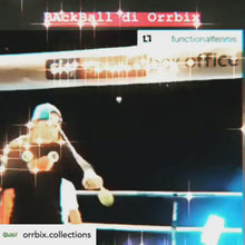 Carica e avvia il video nel visualizzatore di galleria, BackBall. L&#39;originale palla di Orrbix con filo elastico. Lanciala, rimbalza e ritorna
