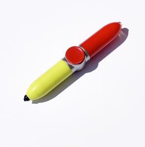 FlashSpinnerPen  1 PZ 3 €. La finger pen che scrive, ruota e si illumina
